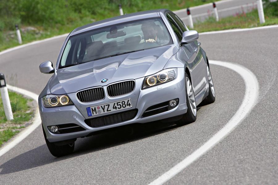  BMW 3-Series 2009 года  (фото 40 из 116)